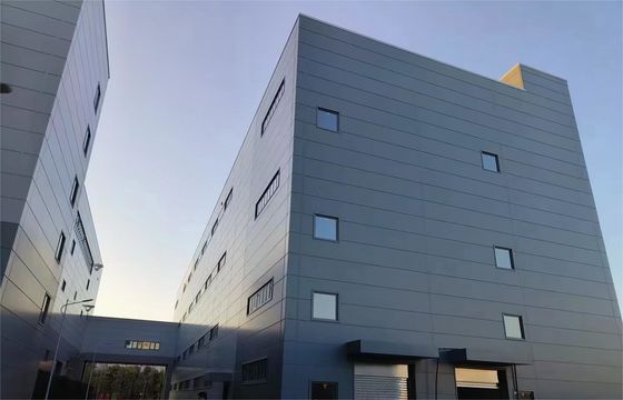Dayanıklı Çelik Çerçeve Yapısı Prefab Metal Depo İnşaatı Yüksek verimlilik Yüksek istikrar