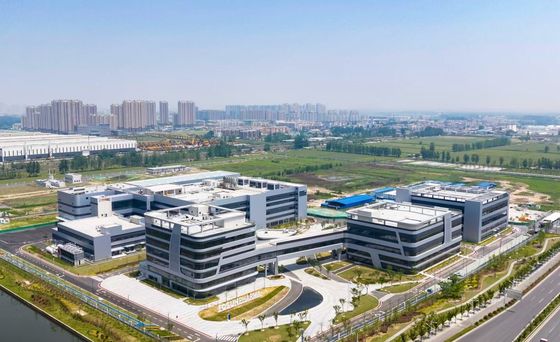 Endüstriyel Çelik Yapısı Depo, Rulo Kapısı ve Yangına Karşı Dayanıklı Kaya Yünü Kaplama Sistemi