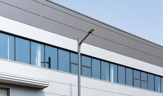 Dayanıklı Çelik Yapı Depo Tasarımı ve Sandviç Panel Kaplama ile Üretim Çözümü